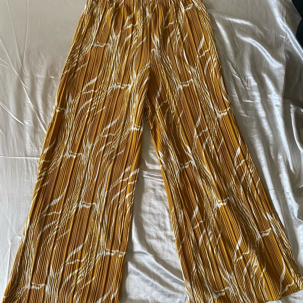 Yellow and White Pleated Wide-Leg Pants